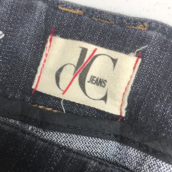 LIKE NEW DC STRETCH SAVVY DENIM CAPRIS 14/32x18 ⭐️ - Picture 2 of 11